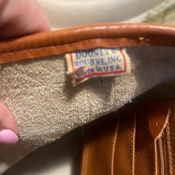 Vintage Dooney and Bourke Purse. Cream Color with Brown Trim. - Picture 6 of 13
